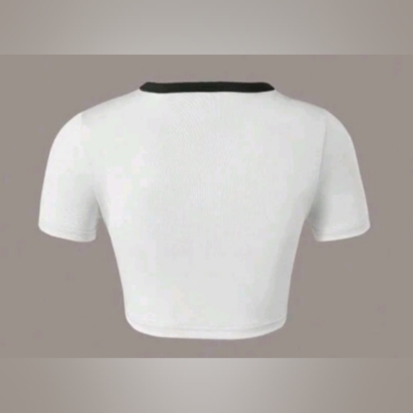 NEW Tween Heart Black & White "Smile" Round Neck Tee (12Y) - Picture 2 of 6